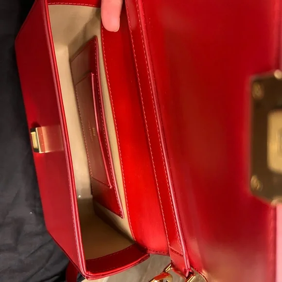 Givenchy - Picture 4 of 9